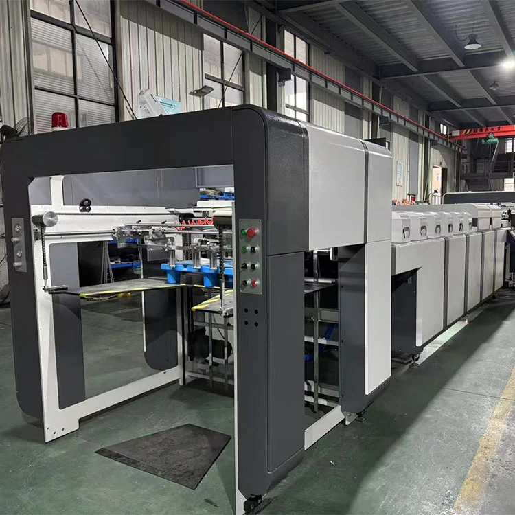 Automaatne paksu õhukese paberi UV-õli lakiga masin